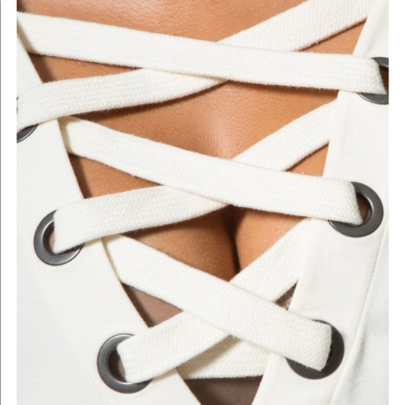 ⭐️HOST PICK⭐️Alo Yoga Lace Up Top - Picture 3 of 7